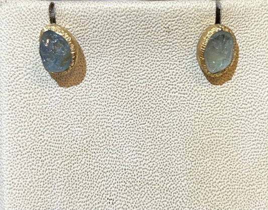 Aqua studs